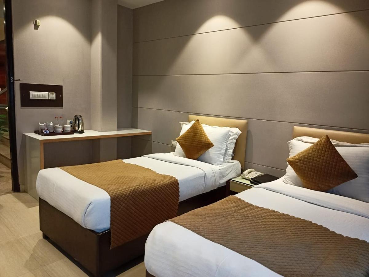 Cosy Grand, Chanakyapuri By The Cosy Hotels Нью-Делі Екстер'єр фото