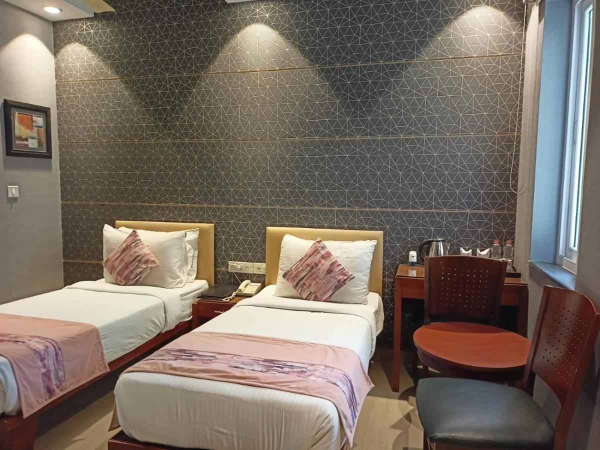 Cosy Grand, Chanakyapuri By The Cosy Hotels Нью-Делі Екстер'єр фото