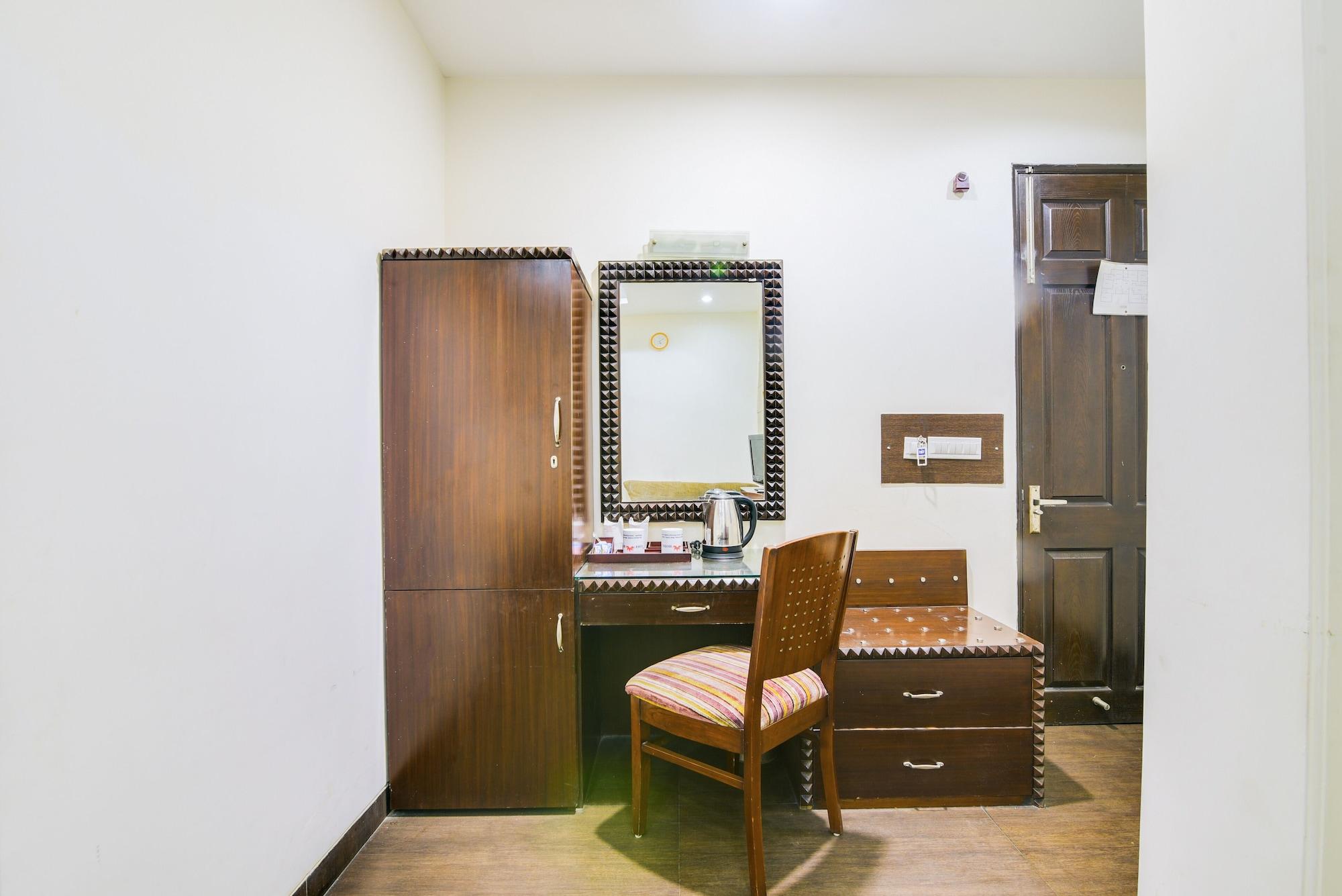 Cosy Grand, Chanakyapuri By The Cosy Hotels Нью-Делі Екстер'єр фото