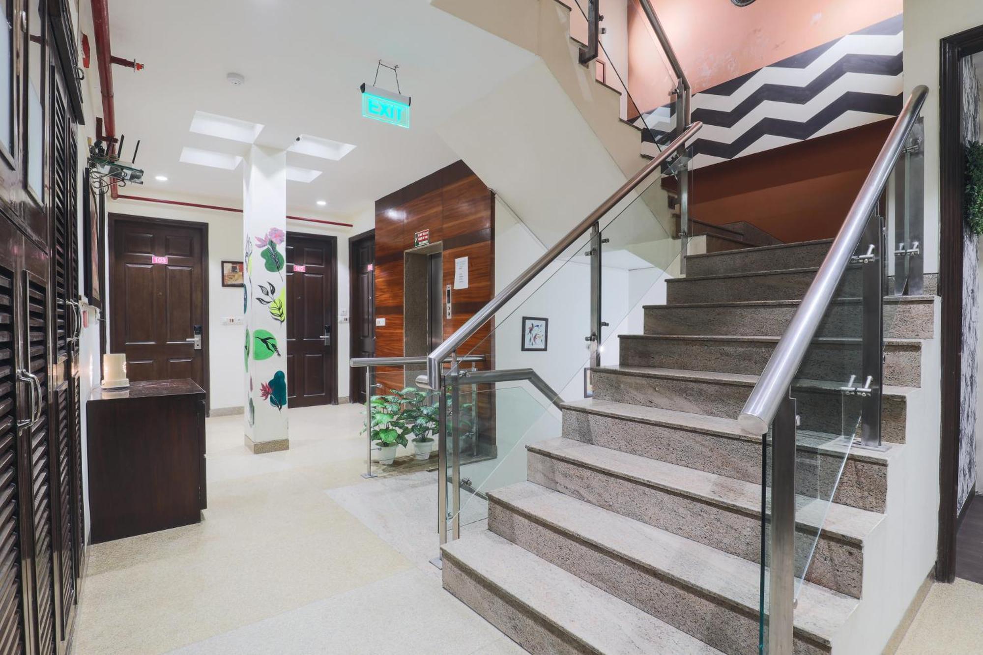 Cosy Grand, Chanakyapuri By The Cosy Hotels Нью-Делі Екстер'єр фото